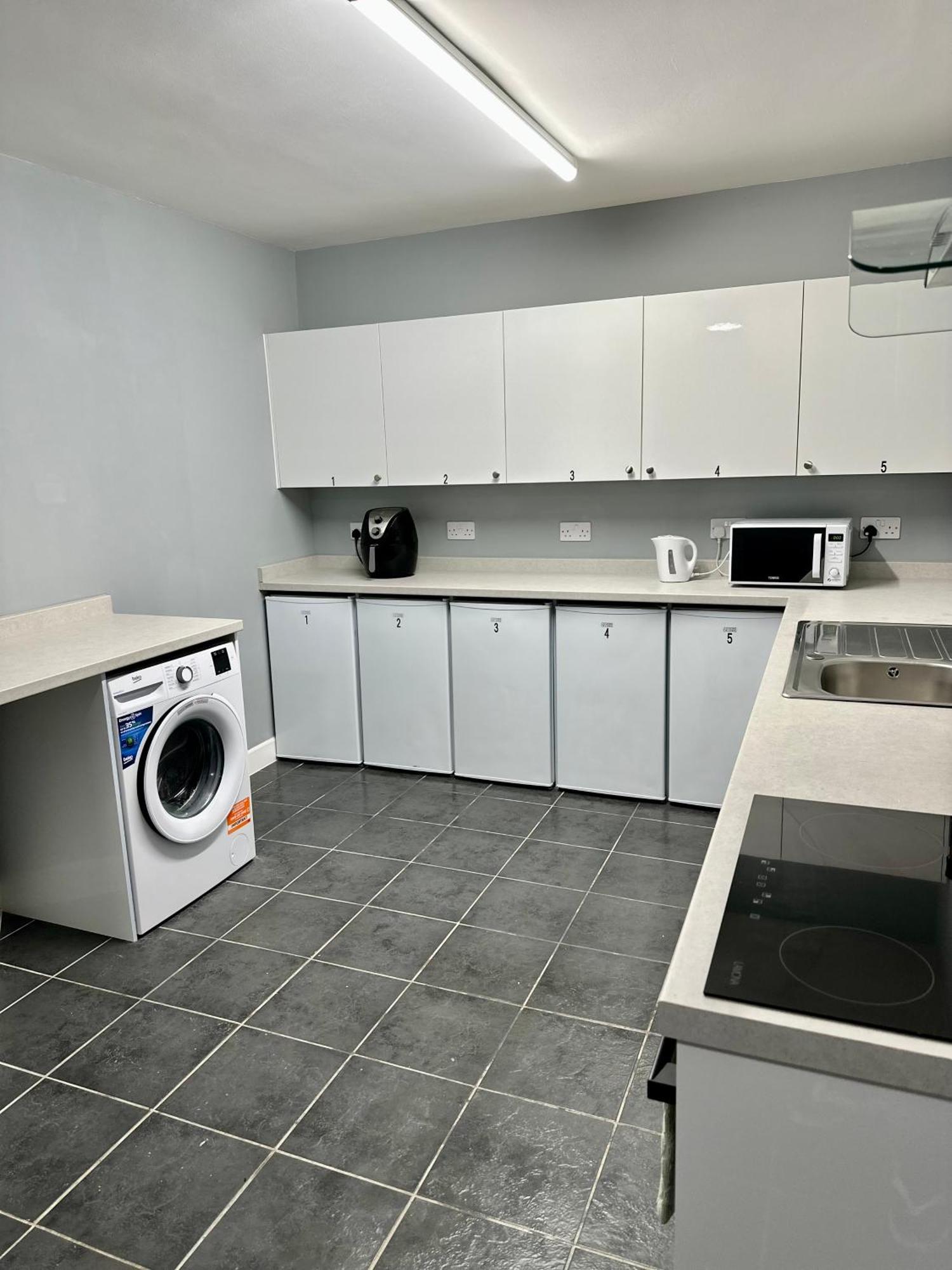 Cosy Ensuite Double Room, Near Heathrow Airport Northolt  Экстерьер фото